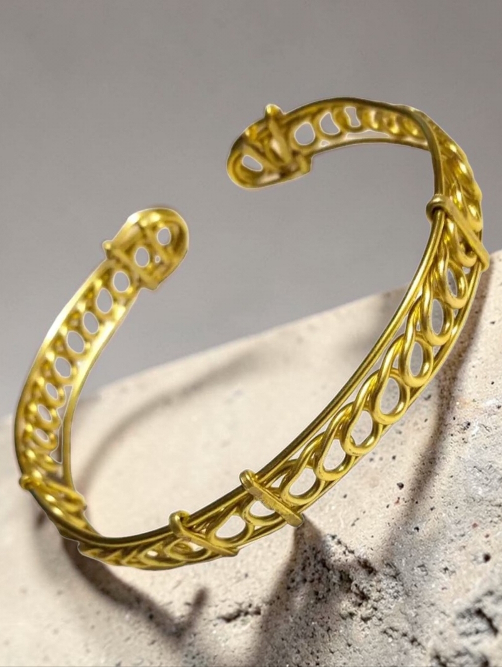 Gold Openwork Choker - Elegant Women's Jewelry